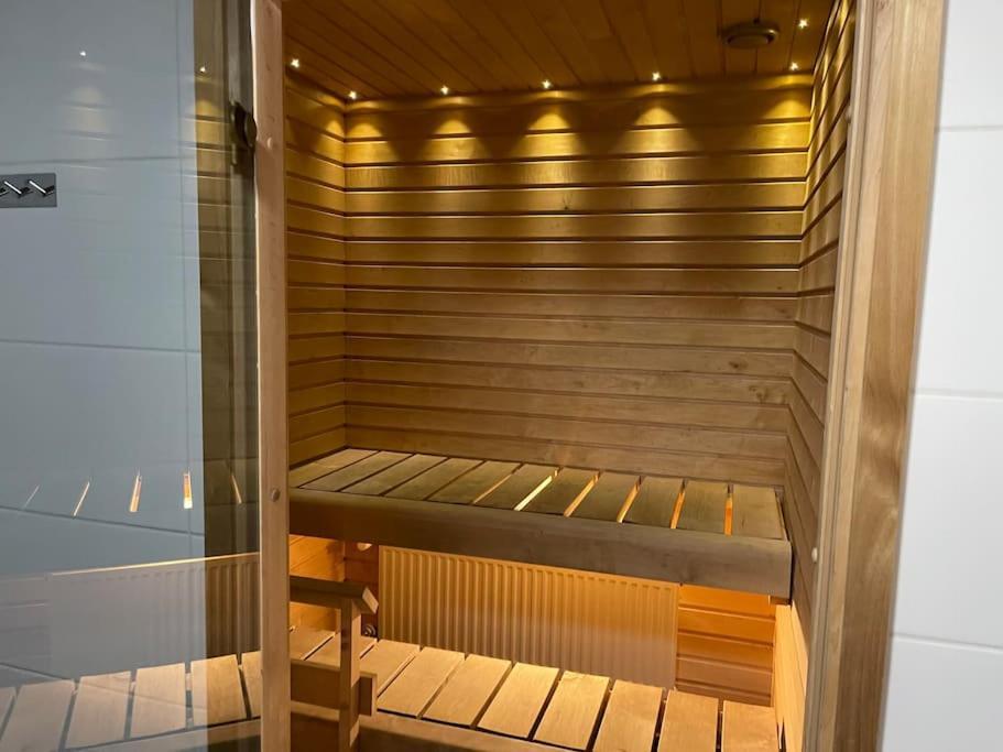 Tilava Kaksio, Saunalla Ja Saehkoeauton Latauksella. Tampere Ngoại thất bức ảnh